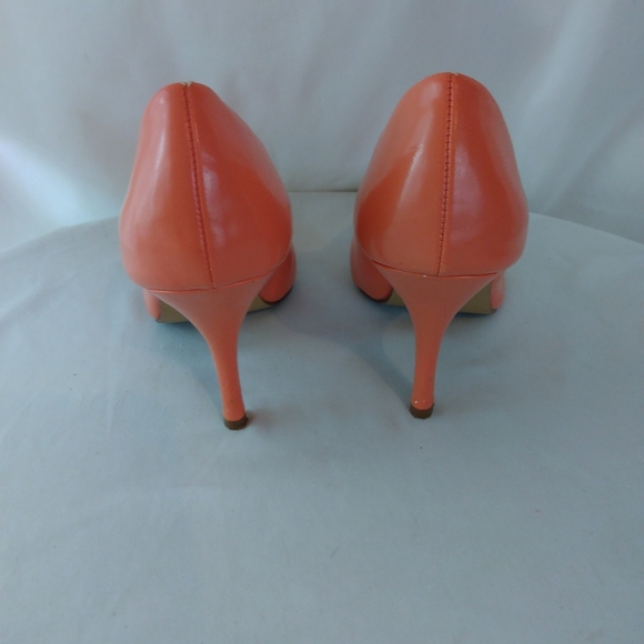 Diba East Coral Pointed Toe Pump - Picture 7 of 10